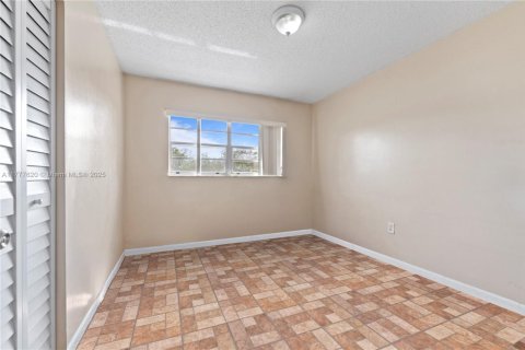 Commercial property in Homestead, Florida 394.65 sq.m. № 1861119 - photo 24