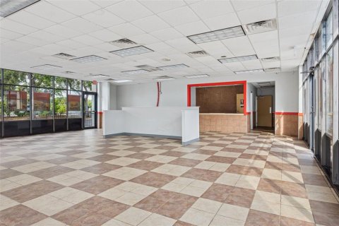 Immobilier commercial à louer à Tampa, Floride: 295.24 m2 № 2214912 - photo 5