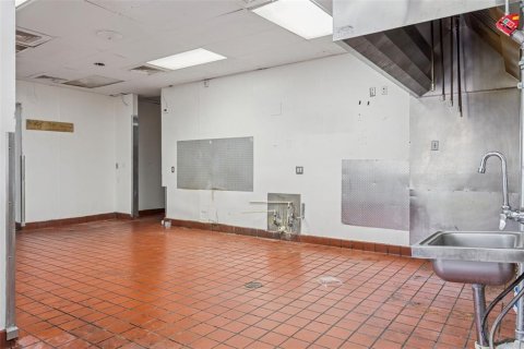 Immobilier commercial à louer à Tampa, Floride: 295.24 m2 № 2214912 - photo 14