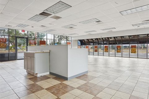 Immobilier commercial à louer à Tampa, Floride: 295.24 m2 № 2214912 - photo 6