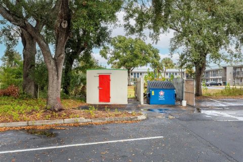Immobilier commercial à louer à Tampa, Floride: 295.24 m2 № 2214912 - photo 25