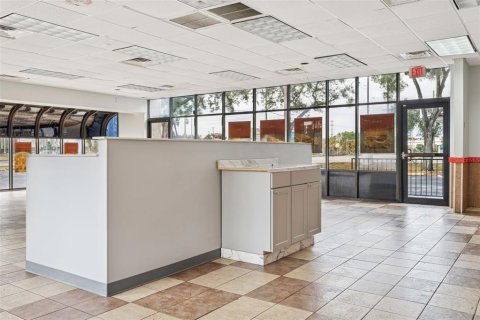 Immobilier commercial à louer à Tampa, Floride: 295.24 m2 № 2214912 - photo 7