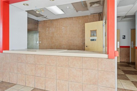 Immobilier commercial à louer à Tampa, Floride: 295.24 m2 № 2214912 - photo 8
