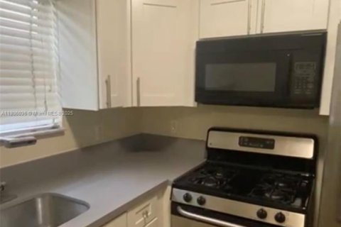 Appartement à louer à Miami Beach, Floride: 1 chambre, 64.75 m2 № 1748952 - photo 2