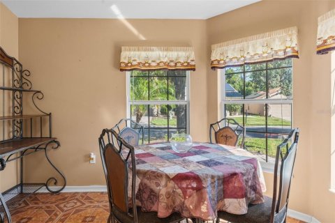 House in Poinciana, Florida 2 bedrooms, 128.86 sq.m. № 2395864 - photo 6