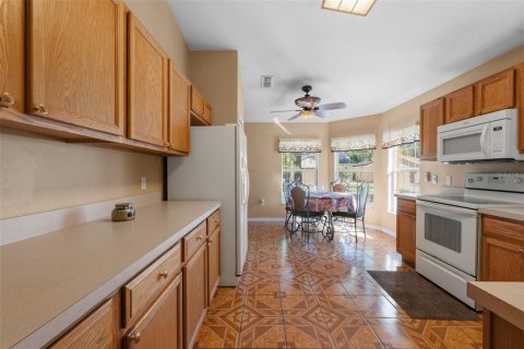 House in Poinciana, Florida 2 bedrooms, 128.86 sq.m. № 2395864 - photo 5