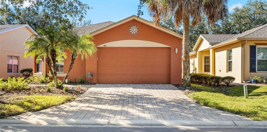 House in Poinciana, Florida 2 bedrooms, 128.86 sq.m. № 2395864