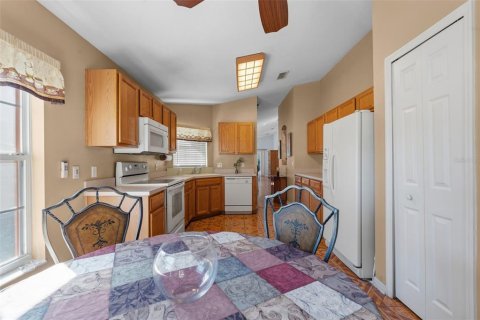 House in Poinciana, Florida 2 bedrooms, 128.86 sq.m. № 2395864 - photo 19