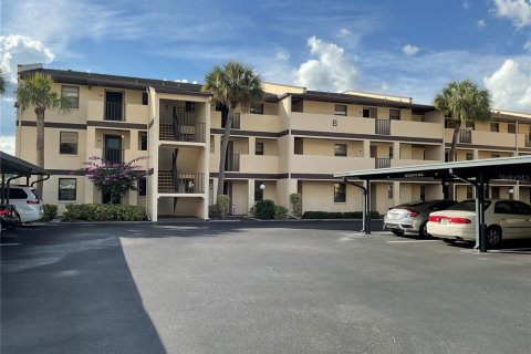 Condo in Port Charlotte, Florida, 2 bedrooms  № 1881387 - photo 4