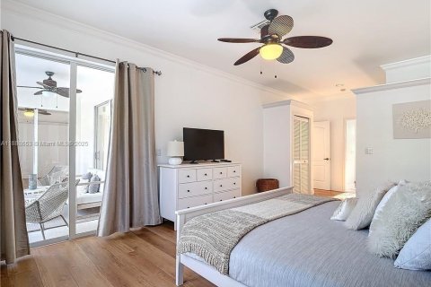 House in Naples, Florida 3 bedrooms, 181.62 sq.m. № 2018231 - photo 12