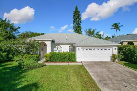 Casa en Naples, Florida 3 dormitorios, 181.62 m2 № 2018231