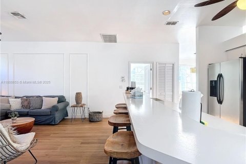 House in Naples, Florida 3 bedrooms, 181.62 sq.m. № 2018231 - photo 16