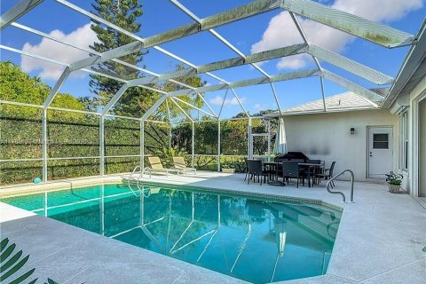 House in Naples, Florida 3 bedrooms, 181.62 sq.m. № 2018231 - photo 23