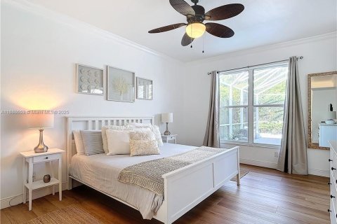 House in Naples, Florida 3 bedrooms, 181.62 sq.m. № 2018231 - photo 13