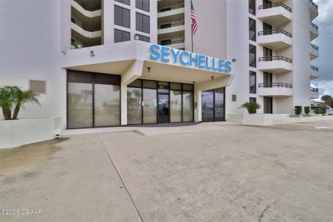 Condo à Daytona Beach, Floride, 2 chambres  № 2113602
