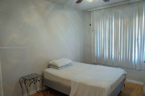 Apartment in Miami, Florida 2 bedrooms, 90.58 sq.m. № 2001547 - photo 13