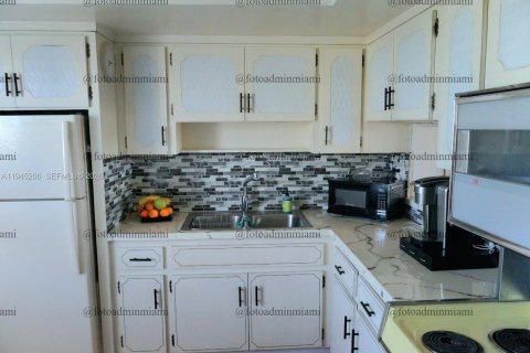 Apartment in Miami, Florida 2 bedrooms, 90.58 sq.m. № 2001547 - photo 6