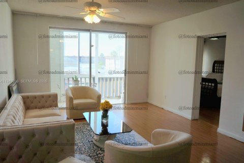 Apartment in Miami, Florida 2 bedrooms, 90.58 sq.m. № 2001547