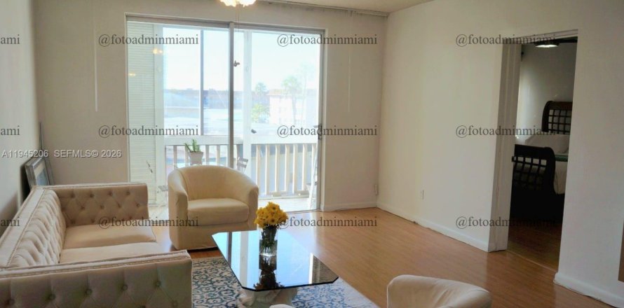 Apartment in Miami, Florida 2 bedrooms, 90.58 sq.m. № 2001547