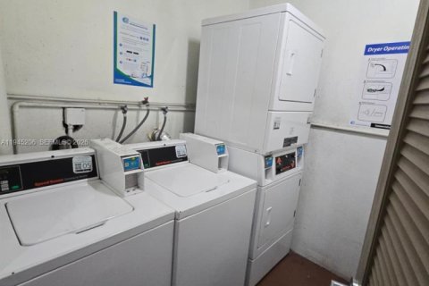 Copropriété à louer à Miami, Floride: 2 chambres, 90.58 m2 № 2001547 - photo 20