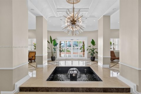 Condo in Miami, Florida, 1 bedroom  № 1946990 - photo 2