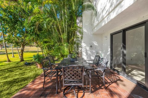 Copropriété à louer à Miami, Floride: 3 chambres, 165.37 m2 № 2033152 - photo 23