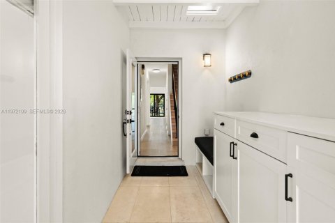 Copropriété à louer à Miami, Floride: 3 chambres, 165.37 m2 № 2033152 - photo 7