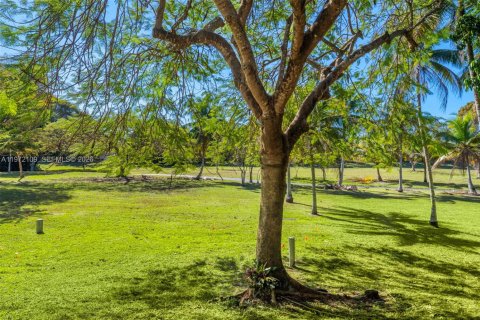 Copropriété à louer à Miami, Floride: 3 chambres, 165.37 m2 № 2033152 - photo 24