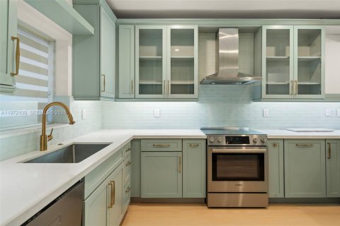 Copropriété à louer à Miami, Floride: 3 chambres, 165.37 m2 № 2033152 - photo 3