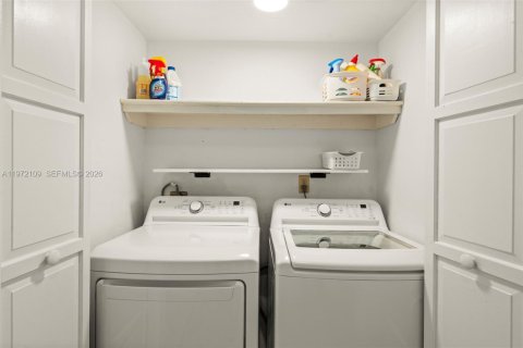 Copropriété à louer à Miami, Floride: 3 chambres, 165.37 m2 № 2033152 - photo 21