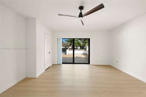 Copropriété à louer à Miami, Floride: 3 chambres, 165.37 m2 № 2033152 - photo 15