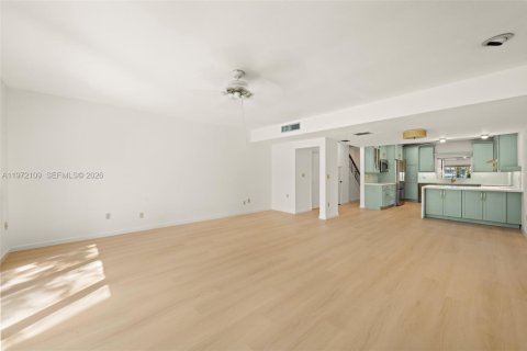 Copropriété à louer à Miami, Floride: 3 chambres, 165.37 m2 № 2033152 - photo 5