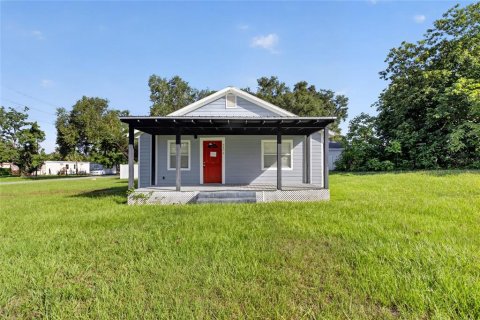 House in Highland City, Florida 3 bedrooms, 97.55 sq.m. № 2306314
