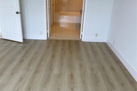 Copropriété à louer à Aventura, Floride: 2 chambres, 101.36 m2 № 1995368 - photo 6