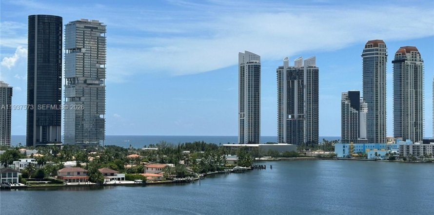 Condo à Aventura, Floride, 2 chambres  № 1995368