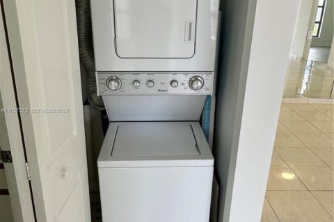 Copropriété à louer à Aventura, Floride: 2 chambres, 101.36 m2 № 1995368 - photo 25