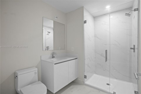 Apartamento en alquiler en Miami, Florida, 2 dormitorios, 141.49 m2 № 2076991 - foto 13
