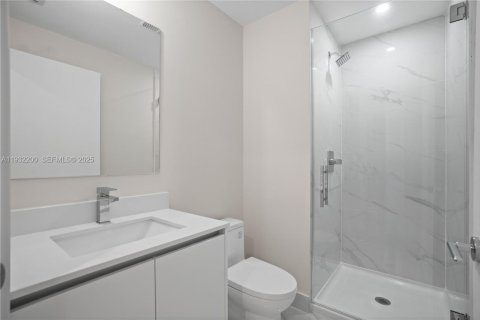 Apartamento en alquiler en Miami, Florida, 2 dormitorios, 141.49 m2 № 2076991 - foto 16