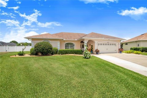 House in Winter Haven, Florida 4 bedrooms, 201.78 sq.m. № 1759928 - photo 2