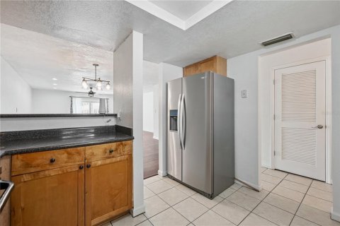 Condo in Winter Park, Florida, 2 bedrooms № 2112702 - photo 12