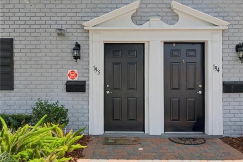 Condo in Winter Park, Florida, 2 bedrooms № 2112702 - photo 3