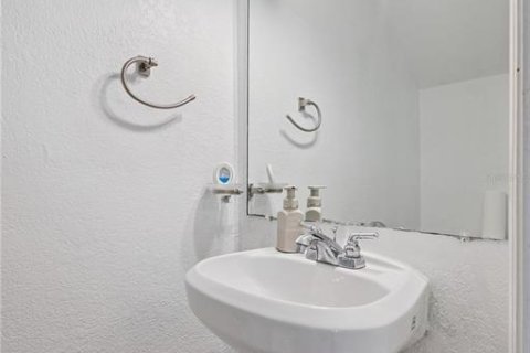 Condo in Winter Park, Florida, 2 bedrooms № 2112702 - photo 21
