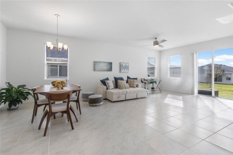 House in Davenport, Florida 4 bedrooms, 184.23 sq.m. № 1915833 - photo 18