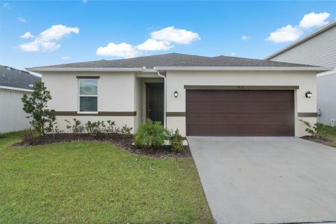 House in Davenport, Florida 4 bedrooms, 184.23 sq.m. № 1915833 - photo 1