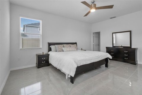 House in Davenport, Florida 4 bedrooms, 184.23 sq.m. № 1915833 - photo 11
