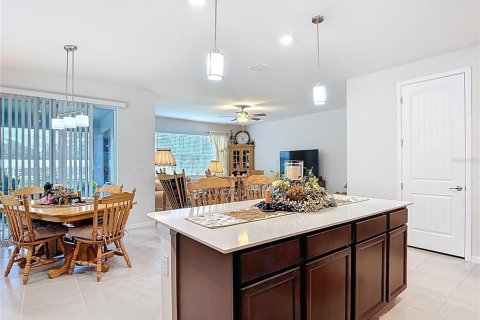 Casa en venta en Zephyrhills, Florida, 4 dormitorios, 171.87 m2 № 1884328 - foto 5
