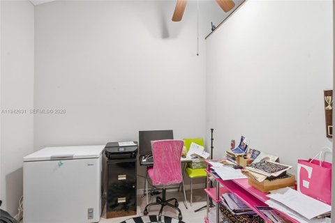 Купить таунхаус в Тамарак, Флорида 3 спальни, 121.79м2, № 2008902 - фото 12