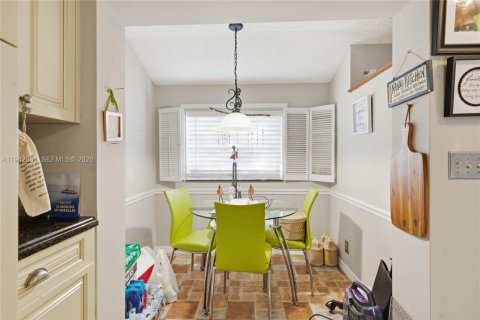 Купить таунхаус в Тамарак, Флорида 3 спальни, 121.79м2, № 2008902 - фото 5