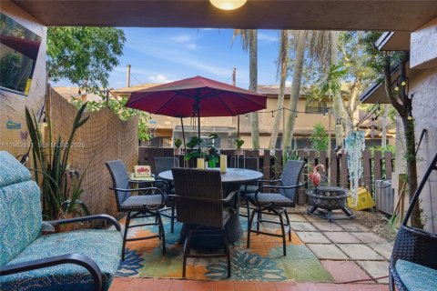 Купить таунхаус в Тамарак, Флорида 3 спальни, 121.79м2, № 2008902 - фото 22