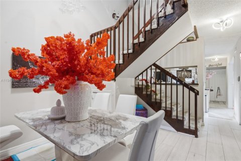 Купить таунхаус в Тамарак, Флорида 3 спальни, 121.79м2, № 2008902 - фото 8